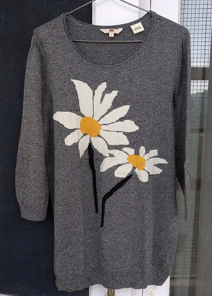 Grey Levi&#39;s Top