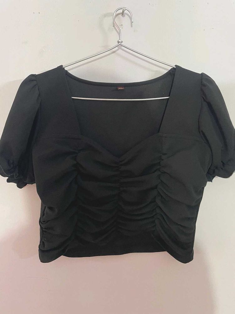 BLACK CROP TOP 🖤
