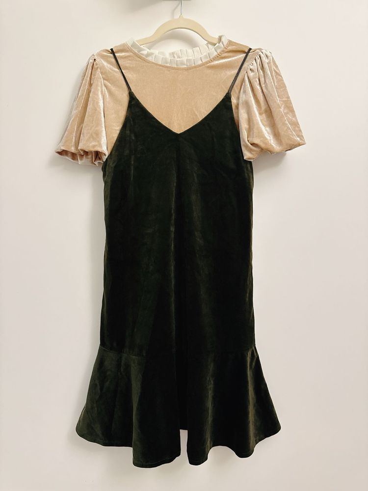 2-Piece Outfit – Velvet Top &amp; Dark Green Dress Set