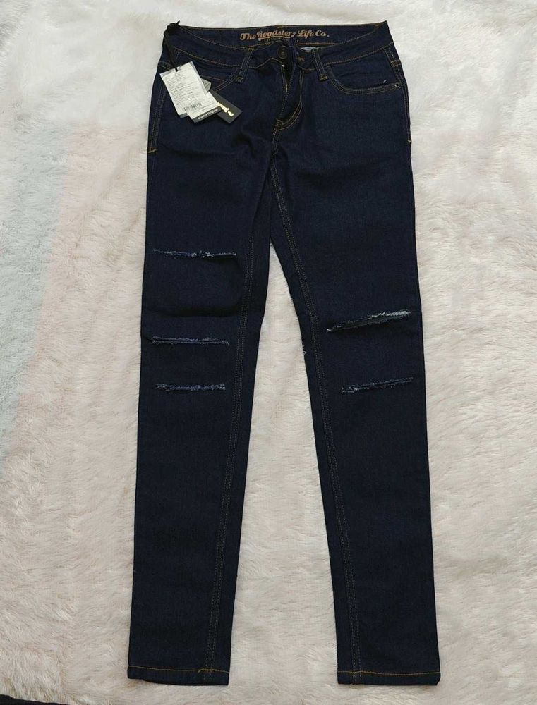 🆕 Mid Rise Ripped Jeans