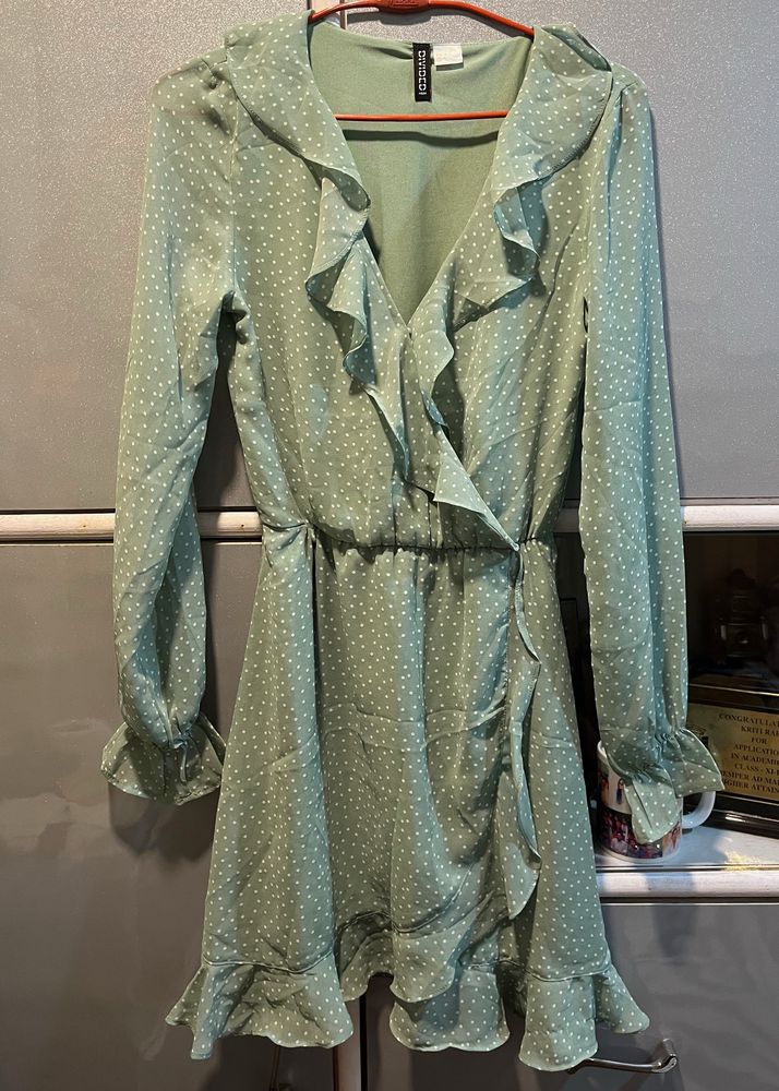 H&amp;M Green Polka Dot Dress 😁