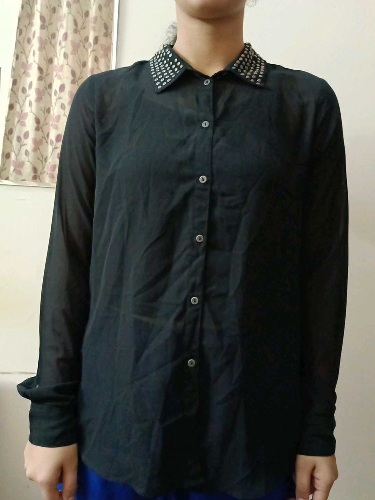 only women black shirt