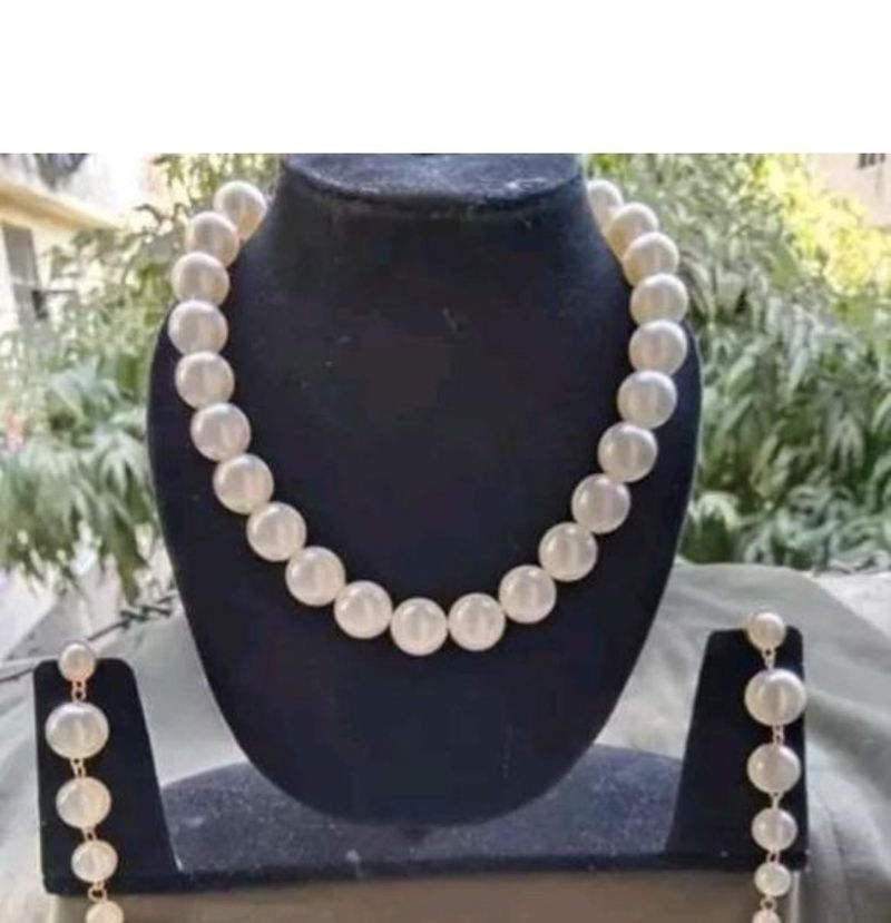 Pearls Necklace Set With Earrings