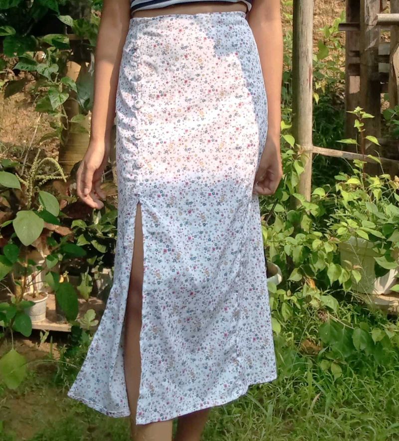 Floral Slit Cut Skirt 🦢
