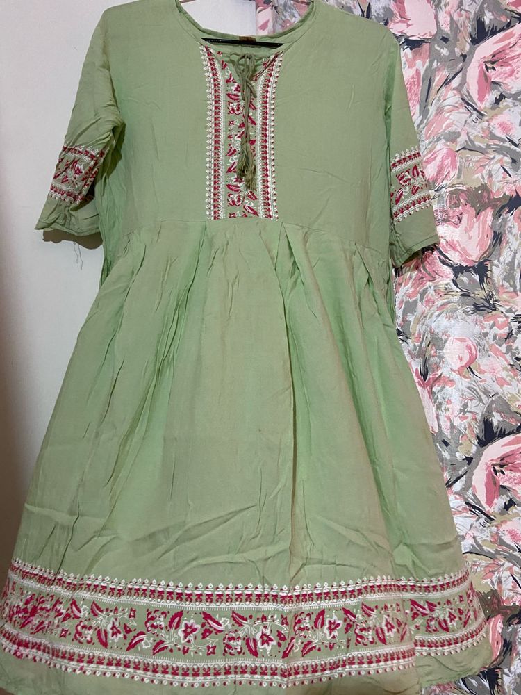 Green Embroidered Kurta