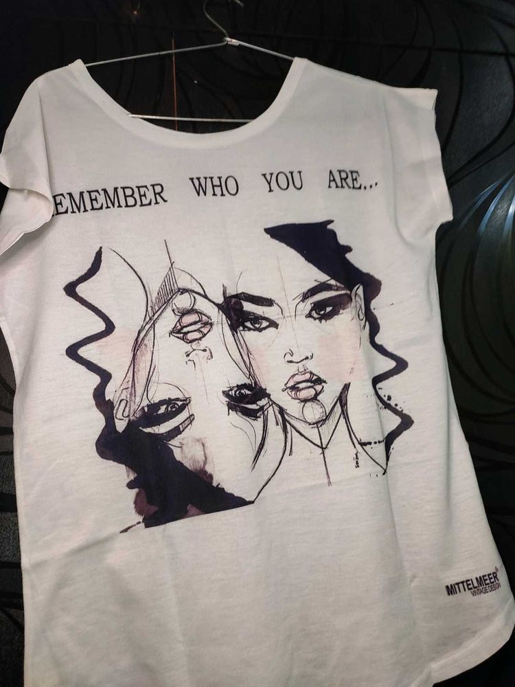 Urbanic White graphic print tee