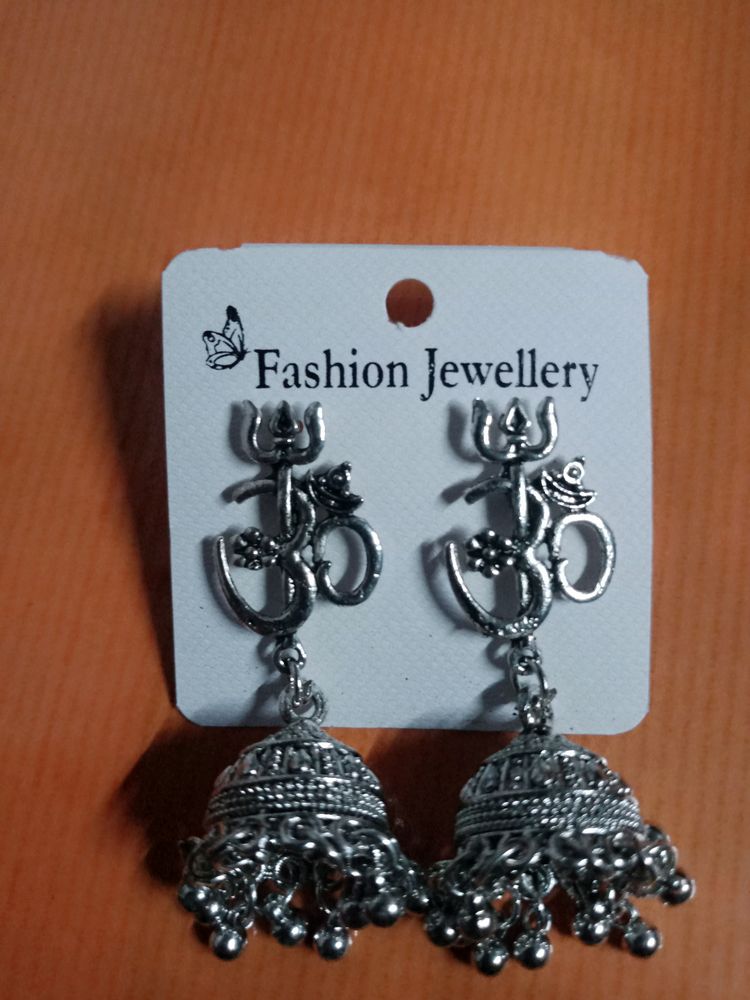 Om Jhumka