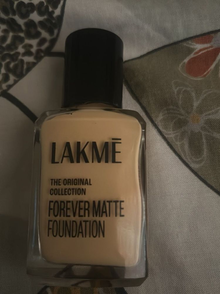 Lakme Forever Matte Foundation