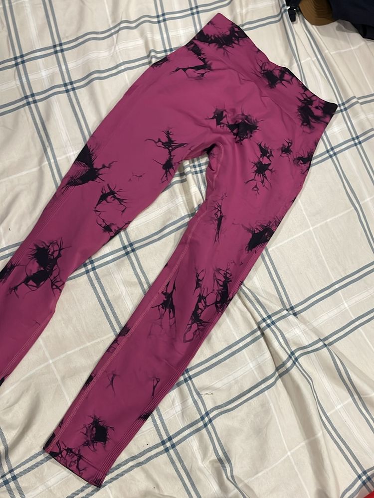 Urbanic Tie Dye Scrunch Butt Gym Leggings