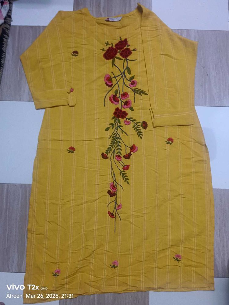Floral Embroidered Kurti