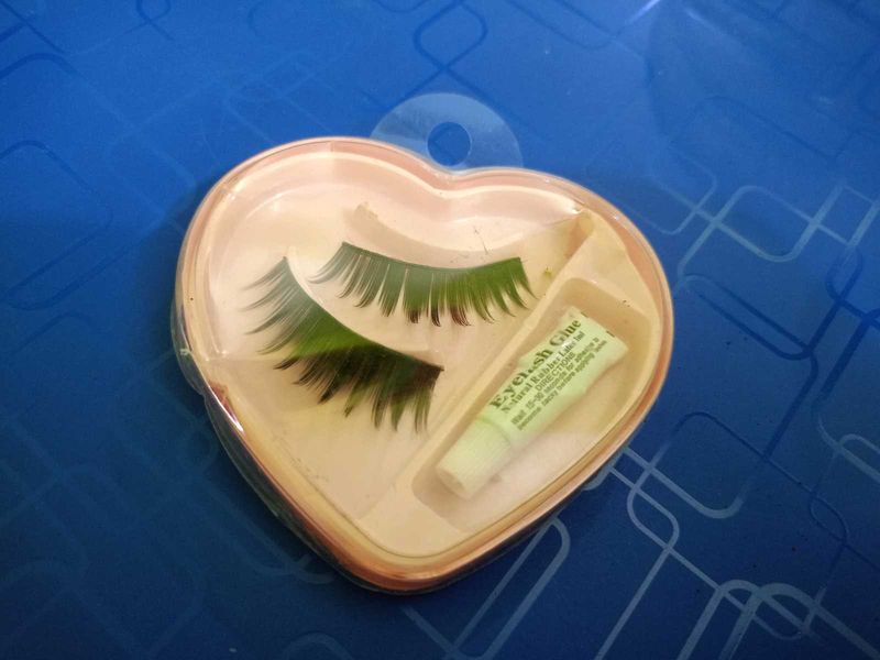 False Eyelash Set with Glue
