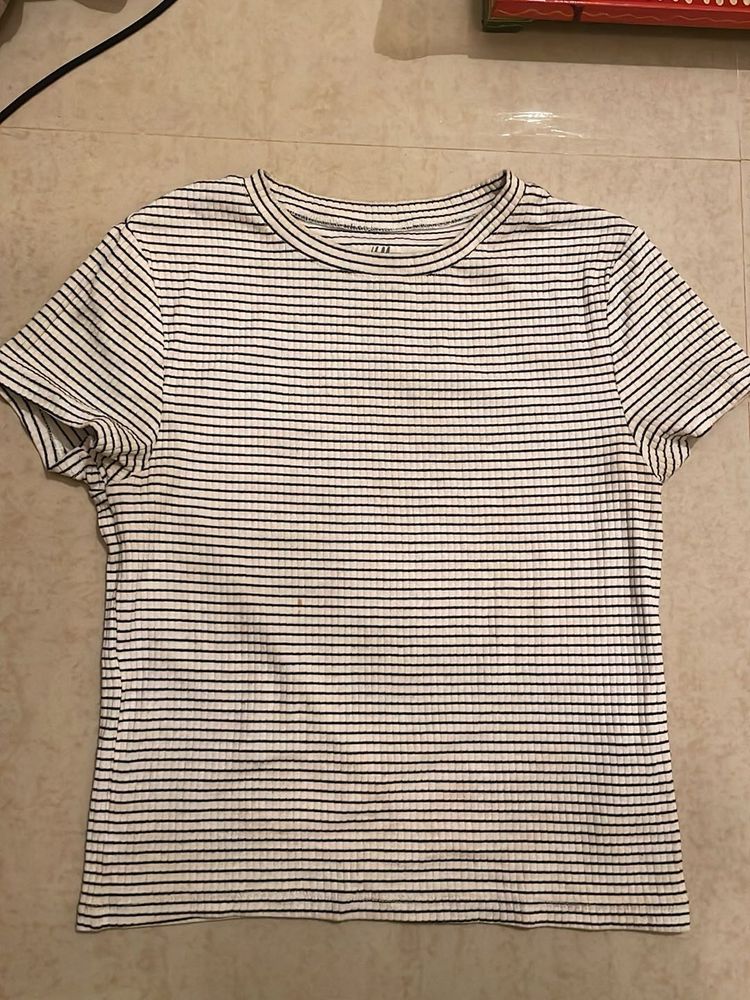H&amp;M Striped Ribbed Tee
