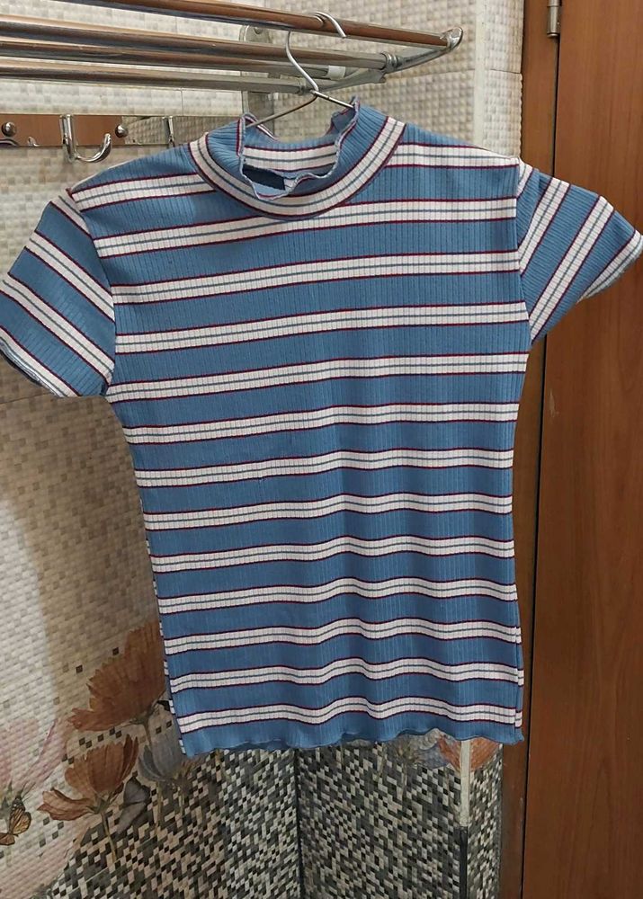 Ribbed mock neck striped fitted tee