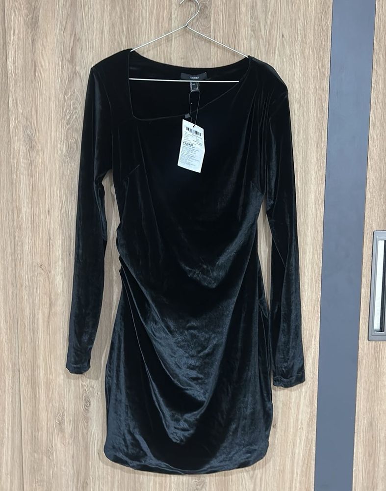 Forever 21 Black Velvet Mini Dress🖤