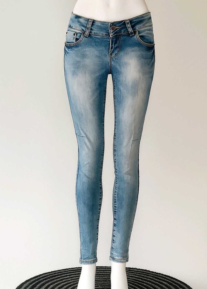 Light Wash Skinny Jeans