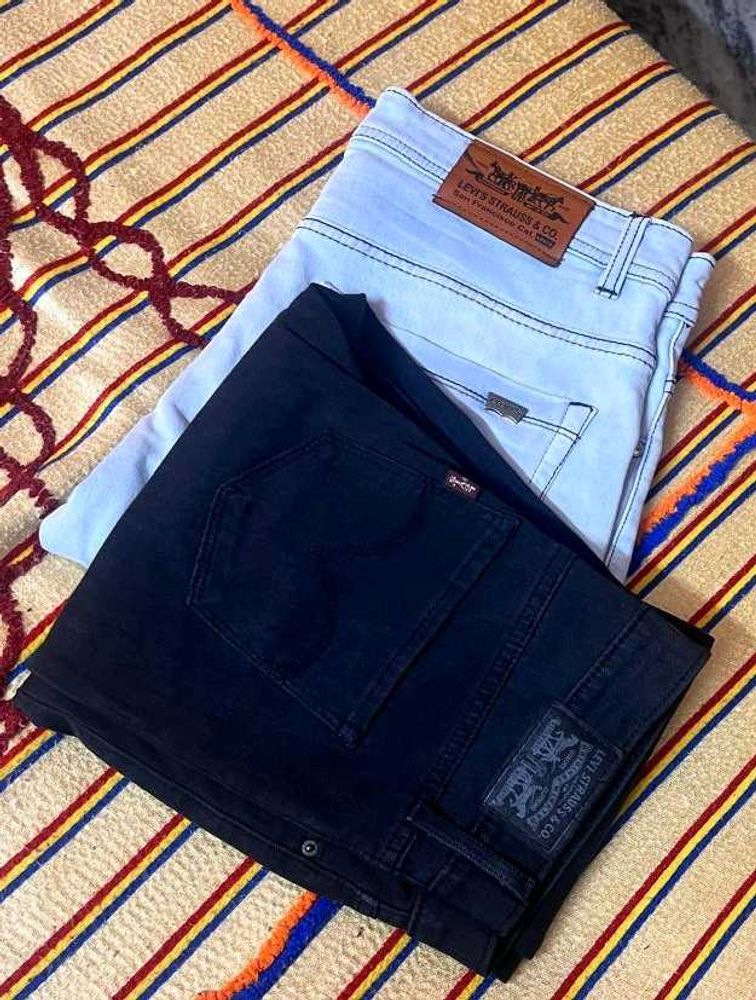 🔥Two Original Levi’s® Stretch Jeans 👖⚫🔵