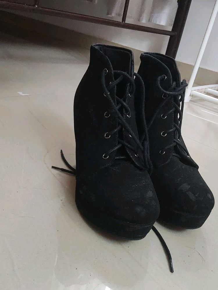Black Heeled Boots