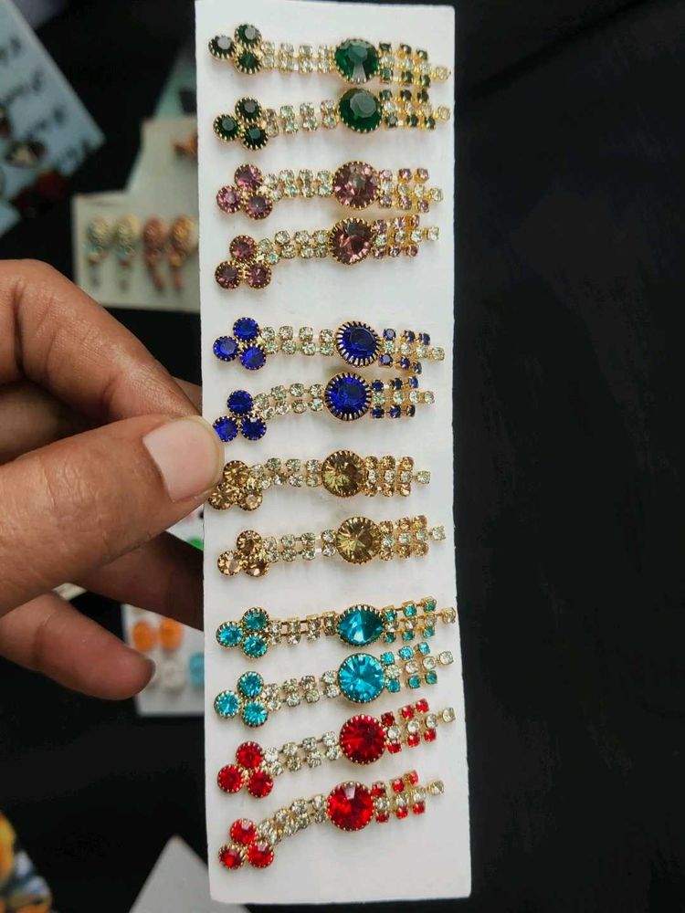 Beutiful Earings Pp 20 Rs