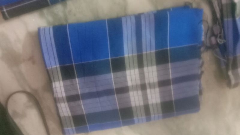 Lungie Blue Colour