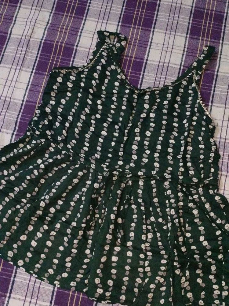 Short Sleeveless Kurti