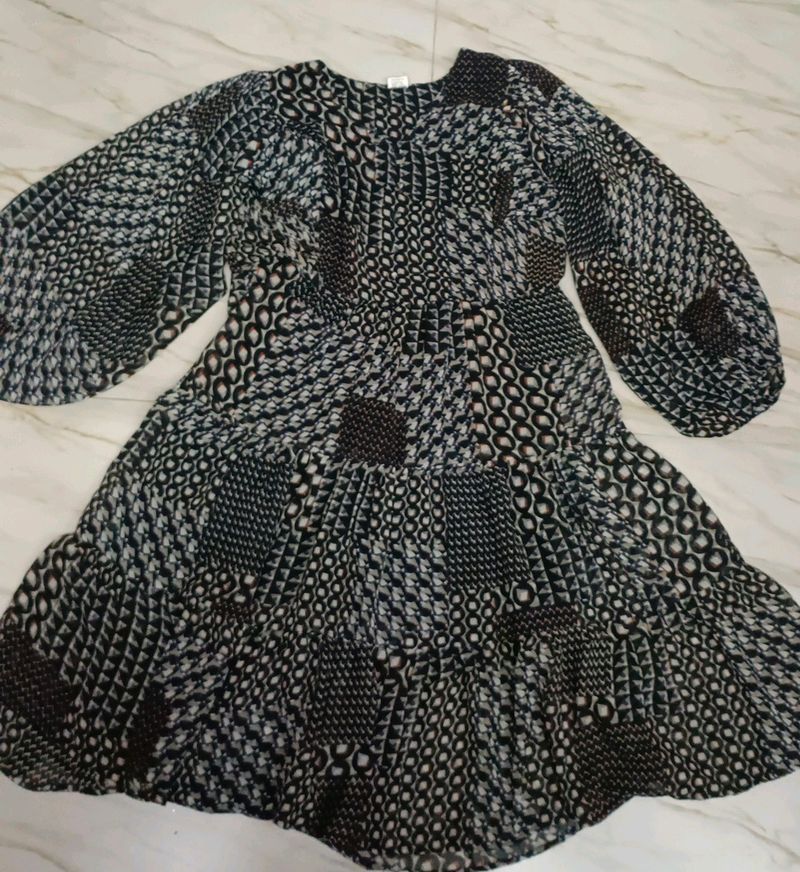 Its A Simple N Pretty Flared Midi Dress.