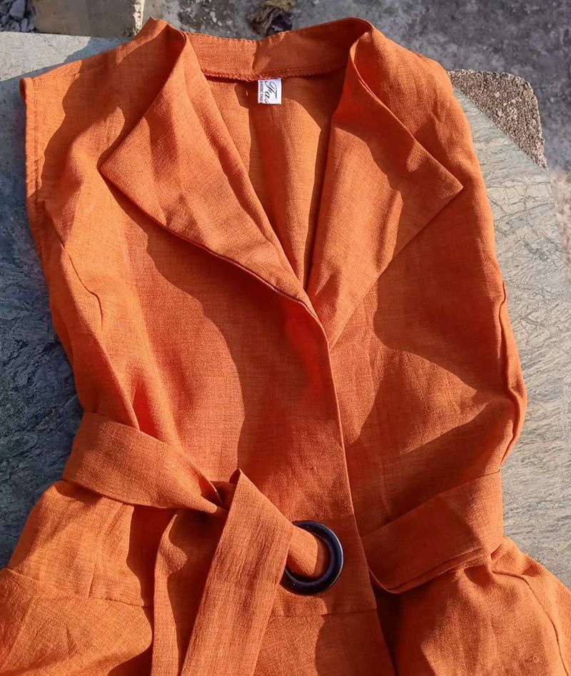 Sleeveless coral Dress with Belt