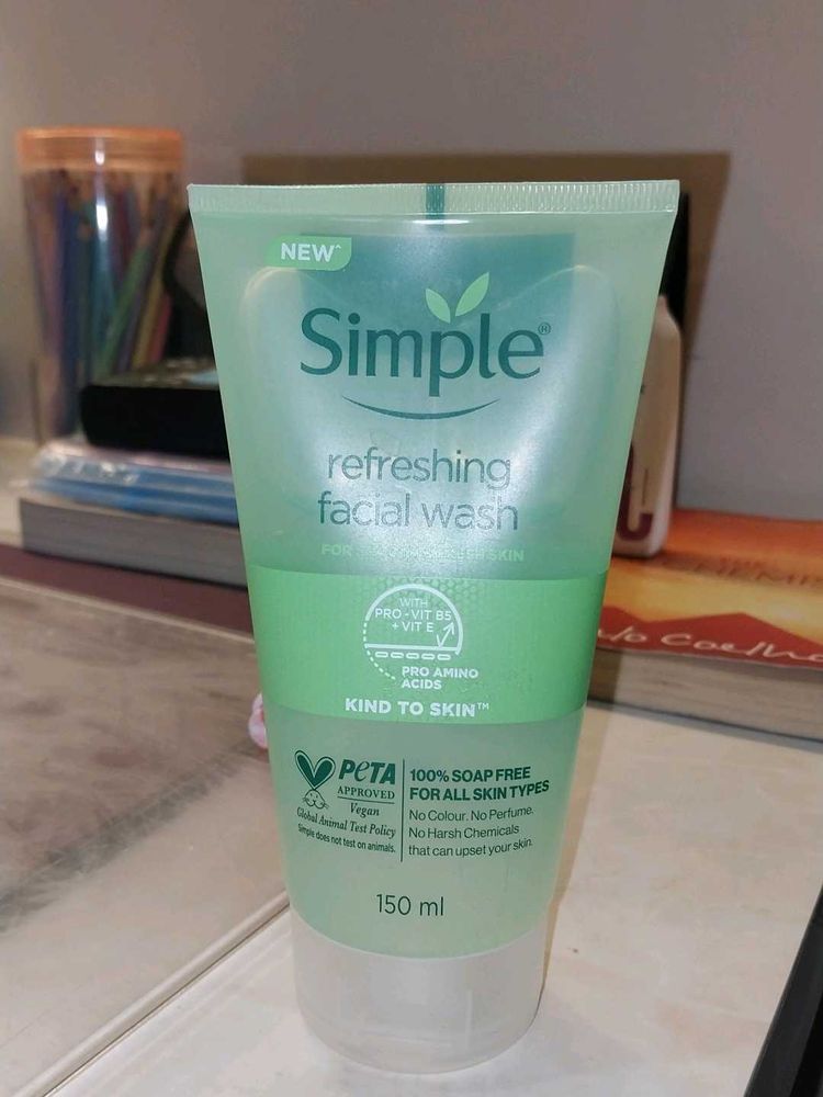 Simple Refreshing Facial Wash
