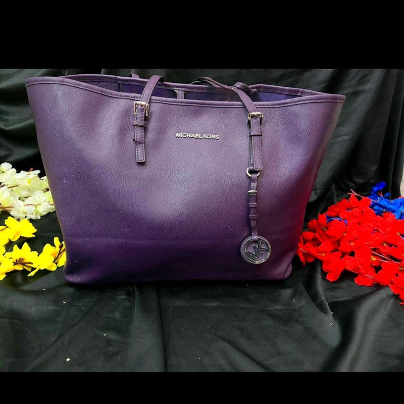 Michael Kors Jet Set Tote Bag