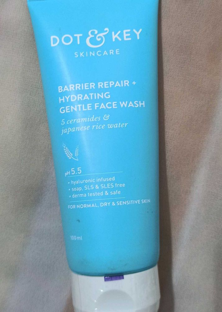 Dot &amp; Key Gentle Face Wash