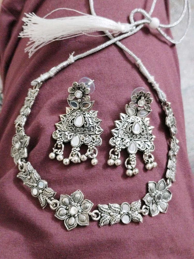 Silver Floral Necklace &amp; Earring Set