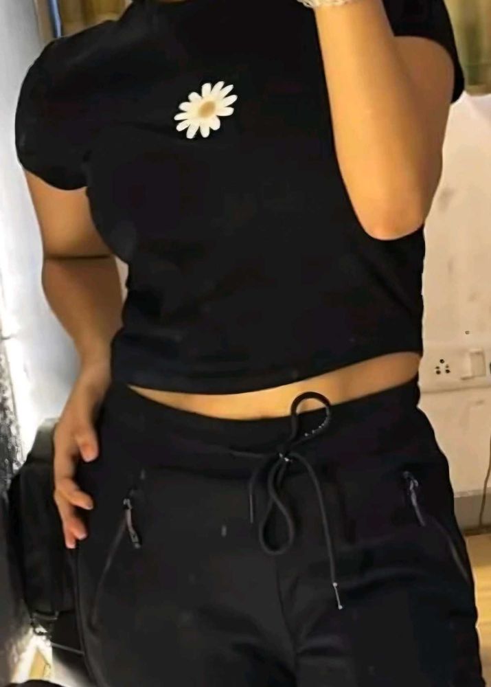 BLACK CROP TOP