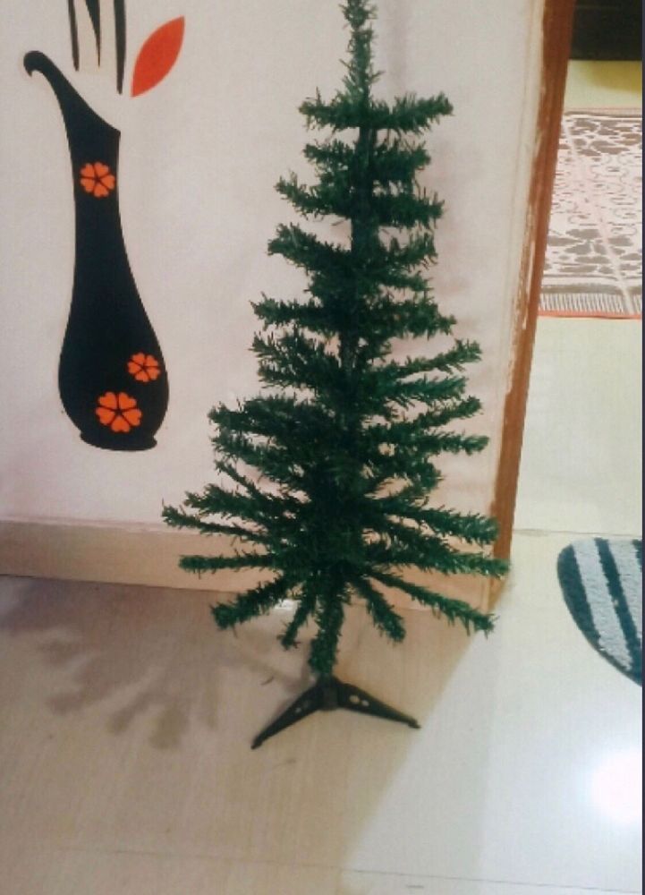 Christmas Tree 2 Feet Without Decorations Items