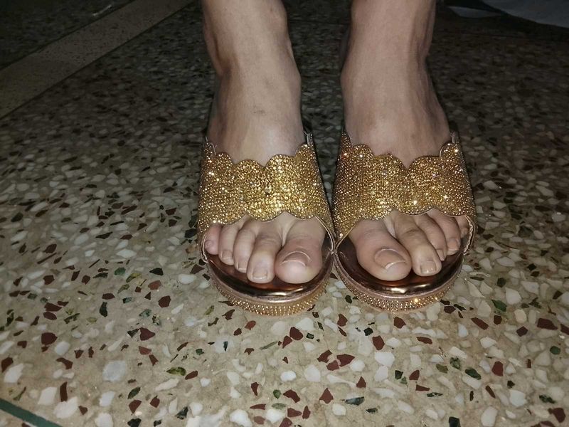 Sparkly Golden heel