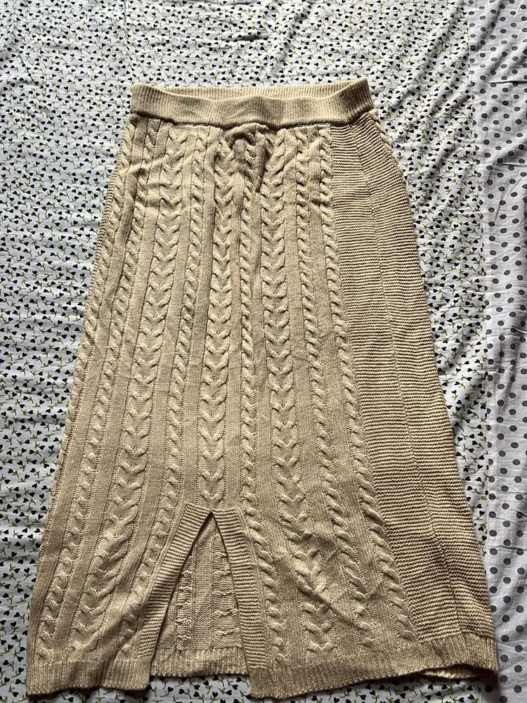 Woollen skirt
