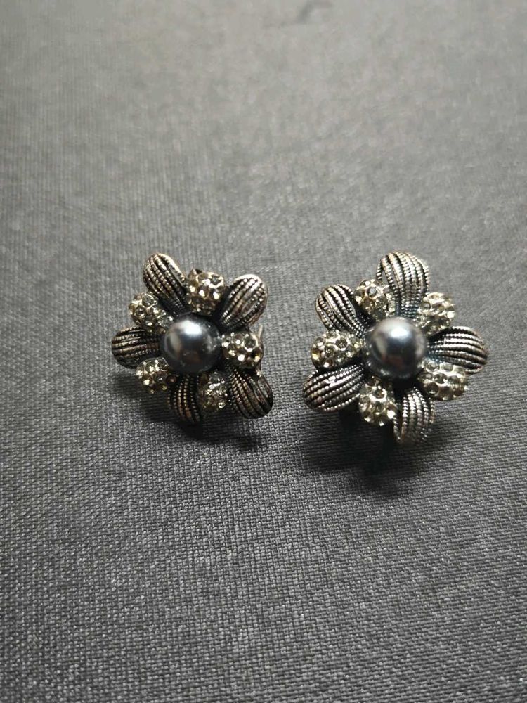 Flower Pearl Earrings