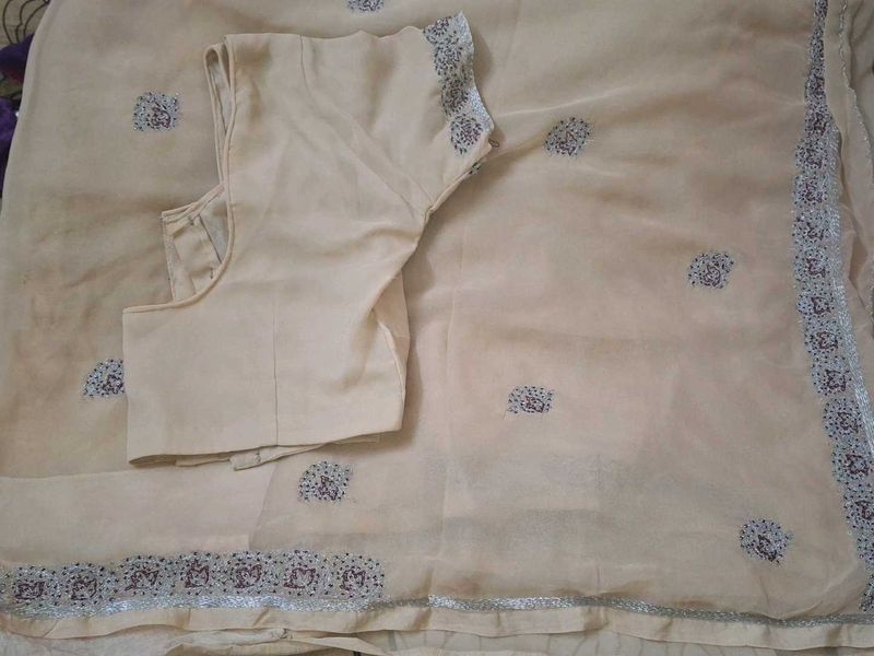 Pure Georgette Saree With Blouse