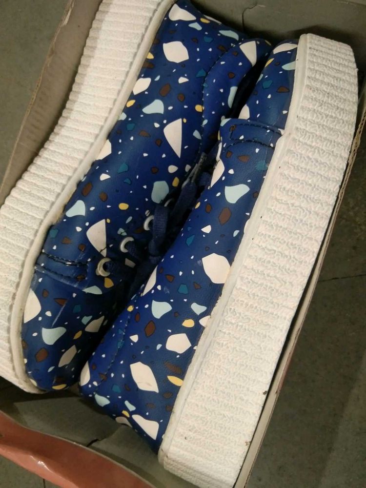 BLUE SNEAKERS FOR GIRLS