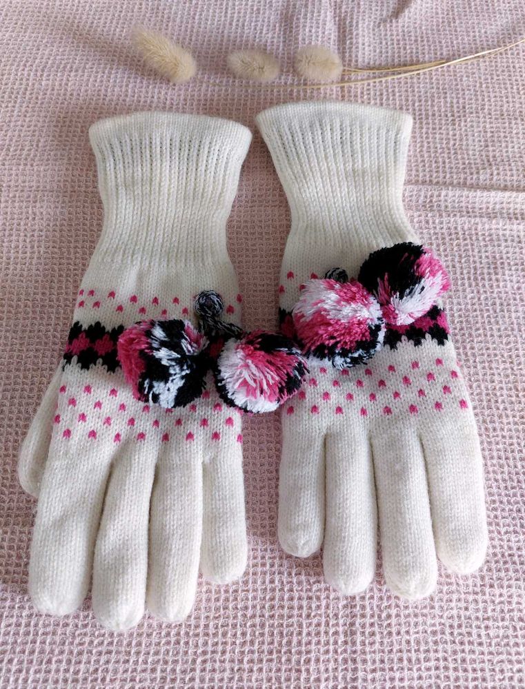 Pom-Pom Cute Winter Gloves
