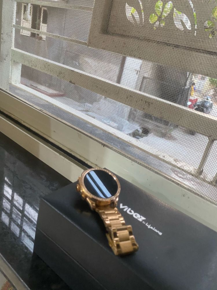 Vibez Smartwatch - Gold