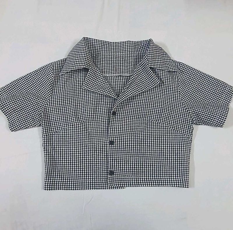 Urbanic cropped shirt