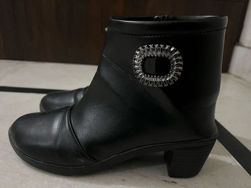 Brand New Boots Women 👢