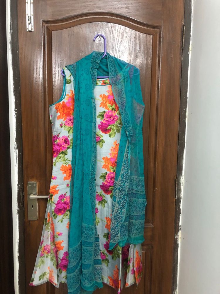 Sleeveless Silk Suit Set