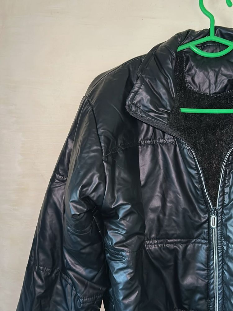 Cropped bomber jacket