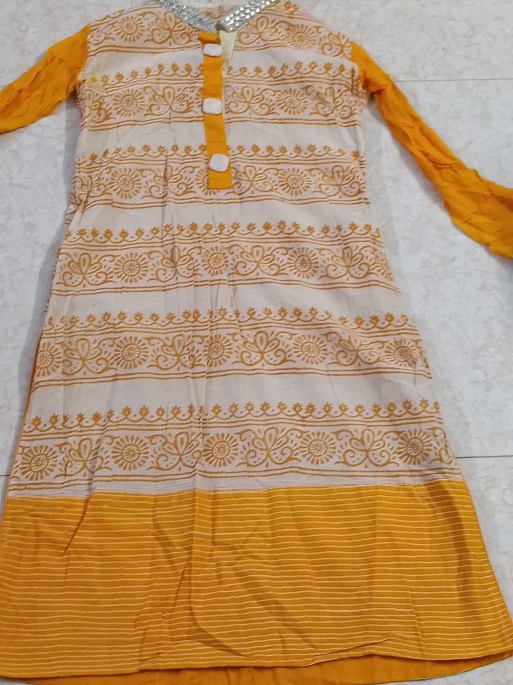 Yellow &amp; White Print Kurti
