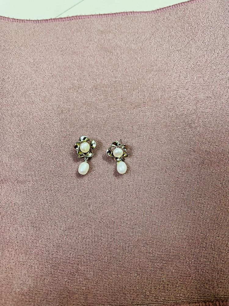 Set of 2 earrings