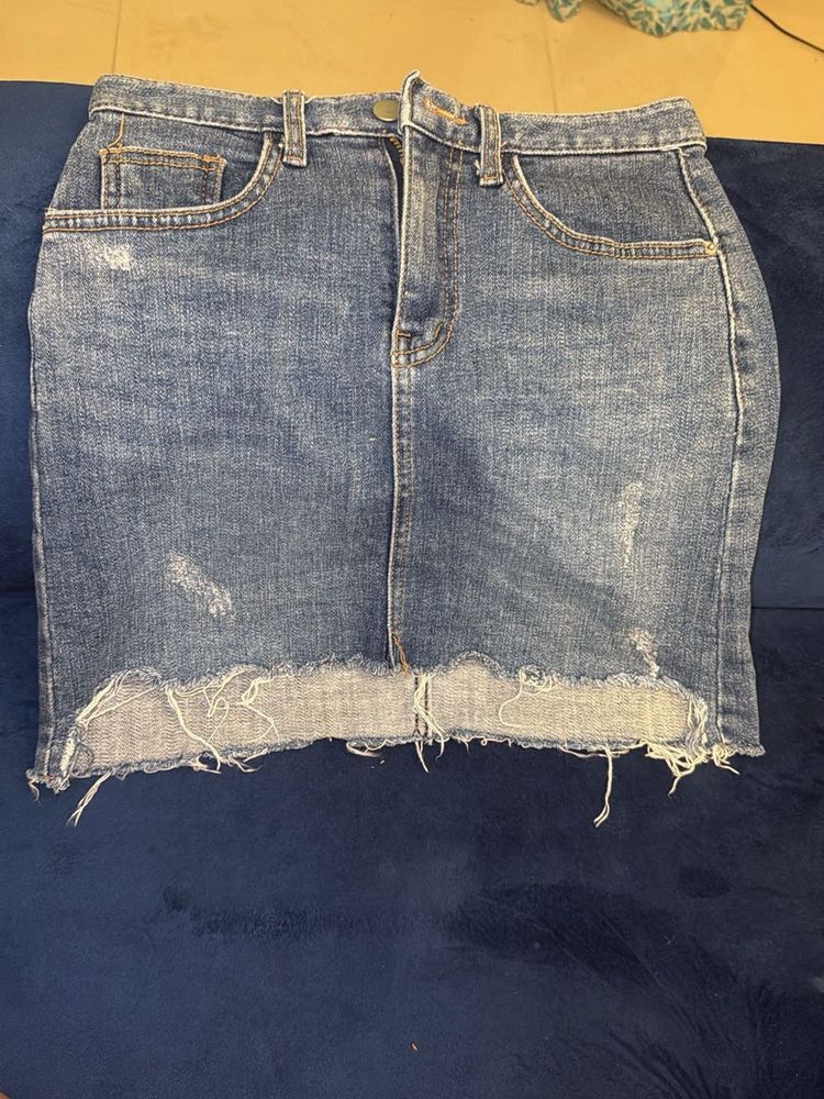 Frayed Hem Denim Mini Skirt