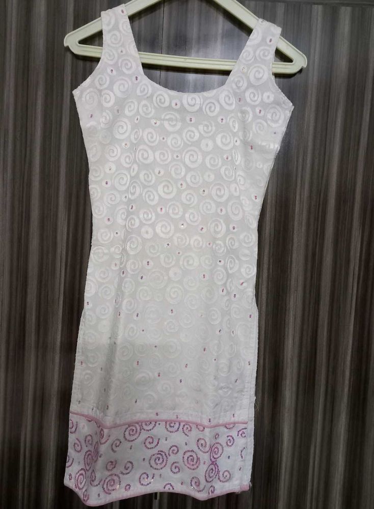 White Sleeveless Dress