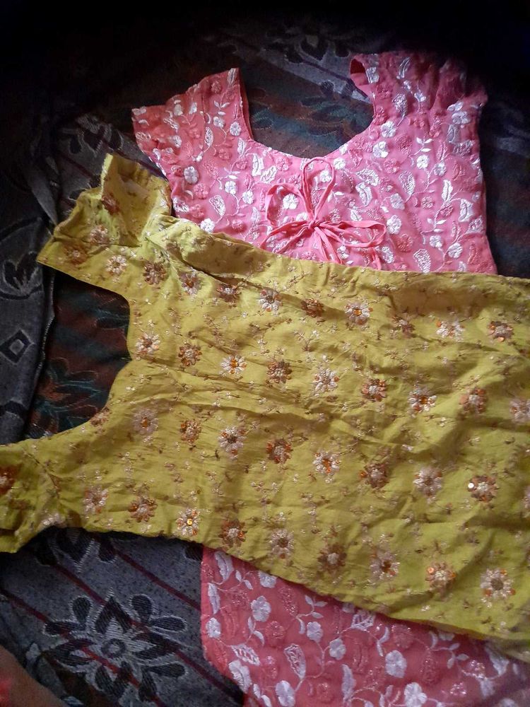 Embroidered sleeveless kurta set