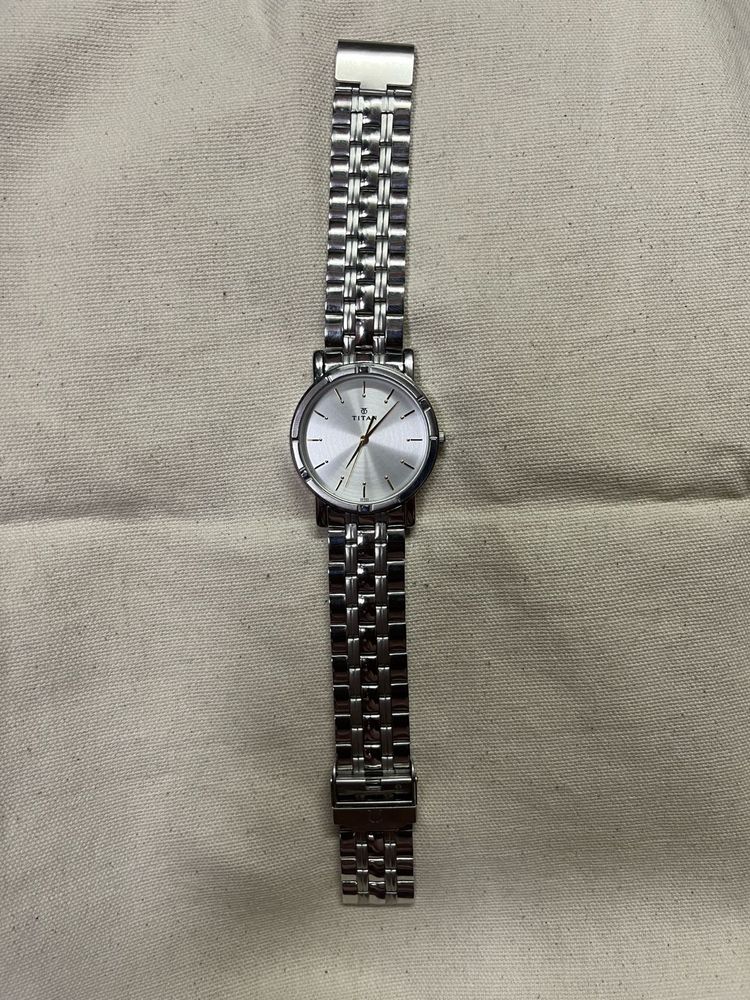 Elegant Titan Men&#39;s Analog Watch – Silver Stainles