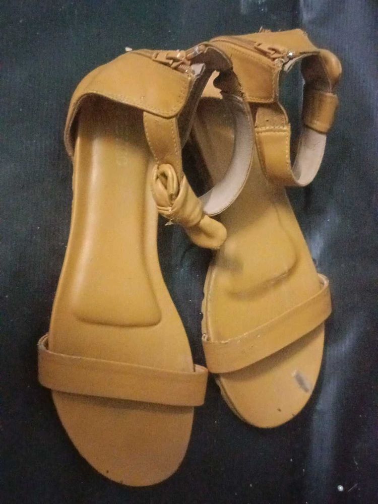 Sandal